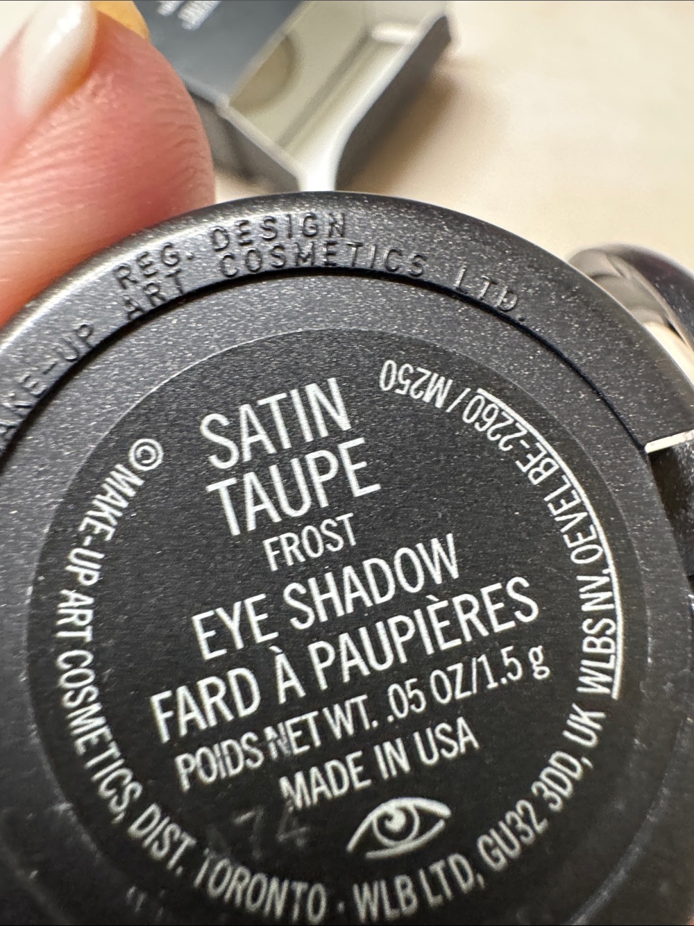 MAC Cosmetics Eye Shadow Satin
Taupe Frost - Picture 3 of 3